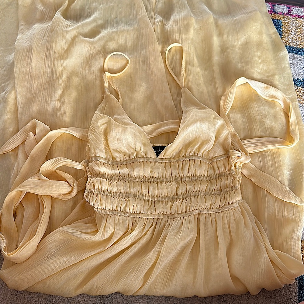 Lulus Midi dress - baby yellow
